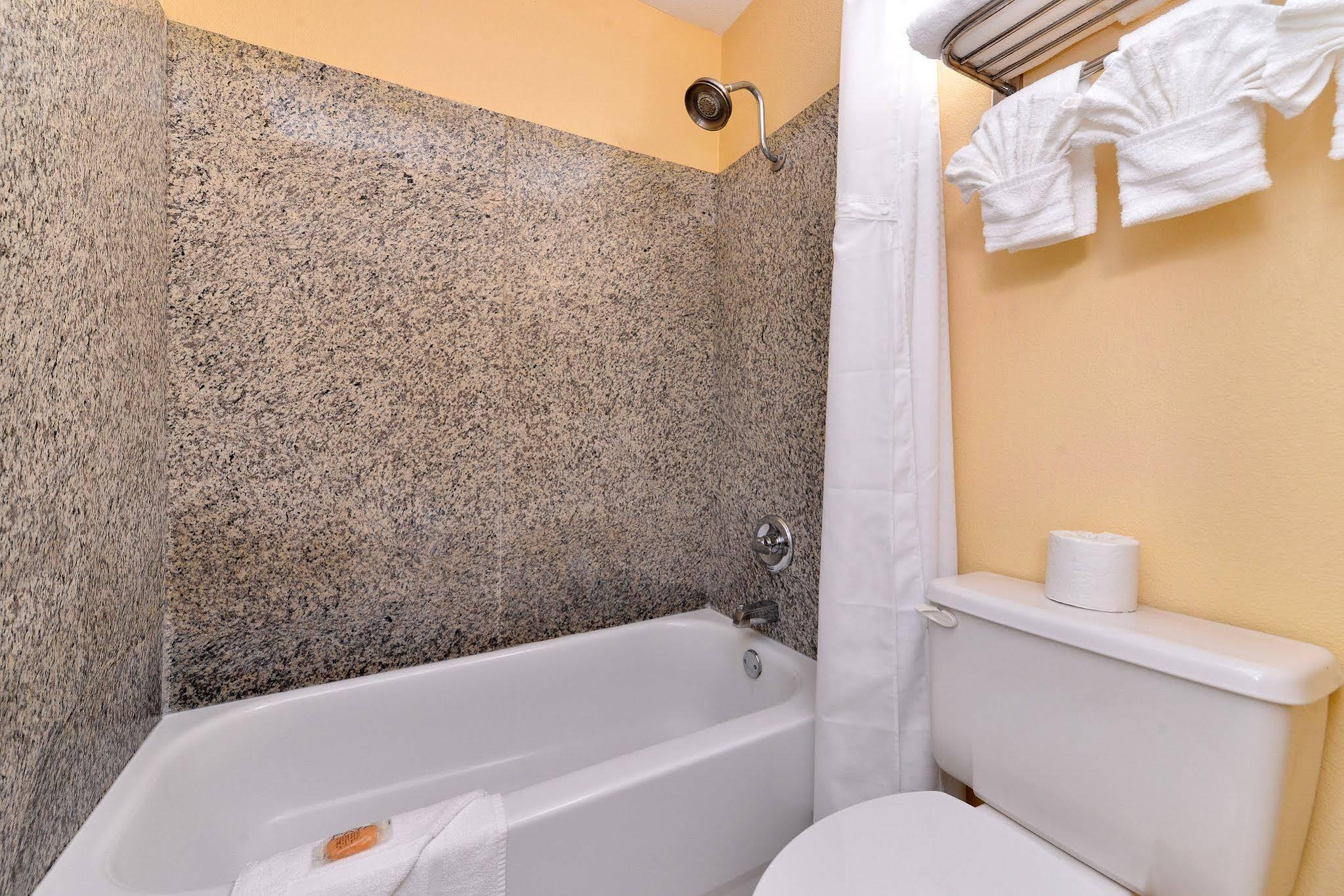 Americas Best Value Inn Angleton Extérieur photo