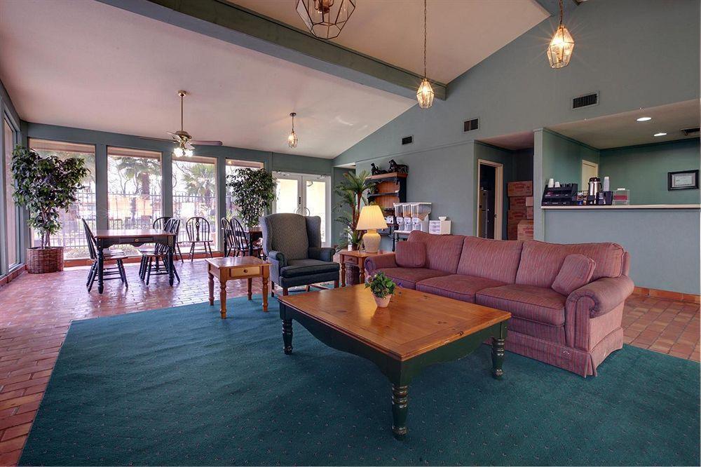 Americas Best Value Inn Angleton Extérieur photo