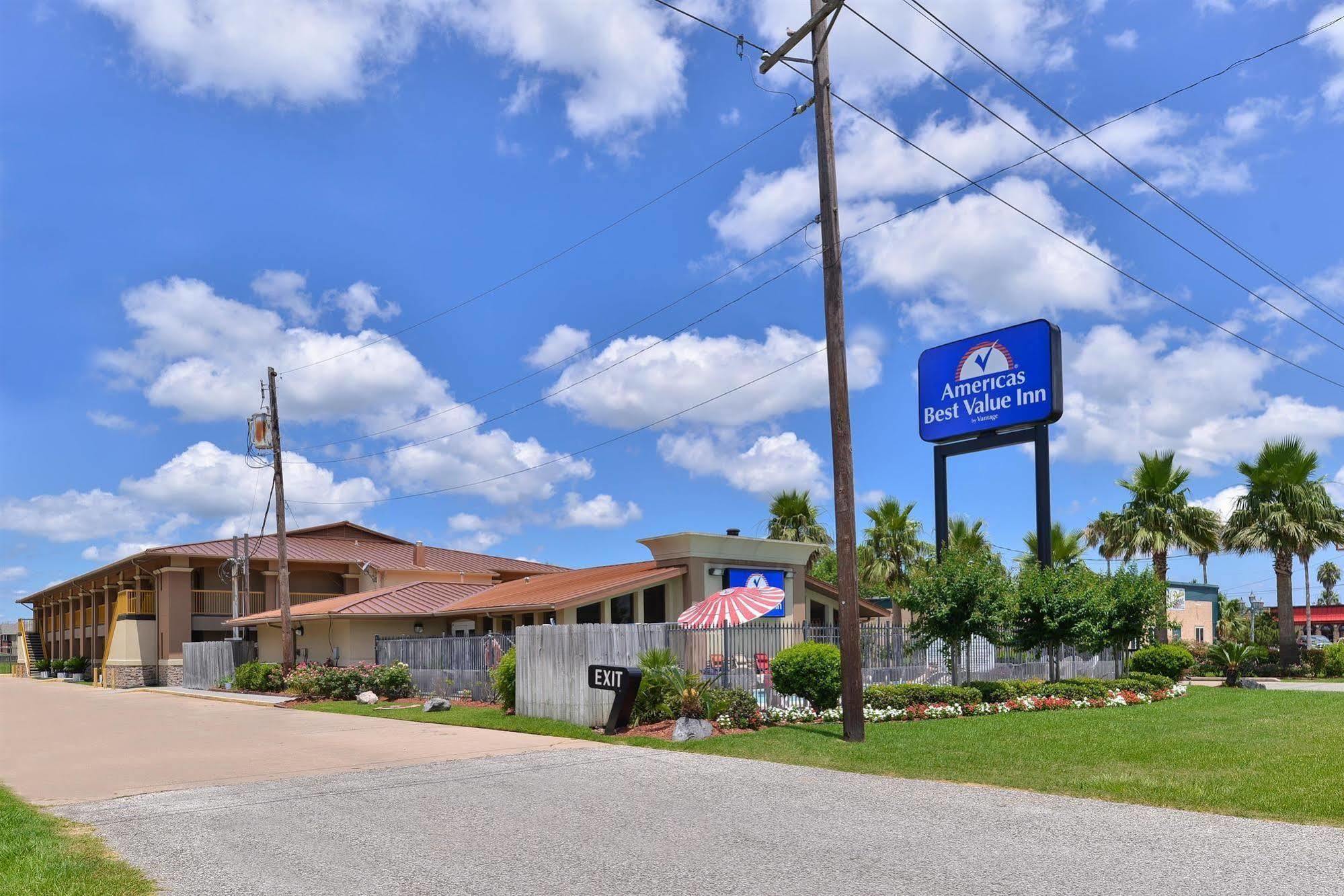 Americas Best Value Inn Angleton Extérieur photo
